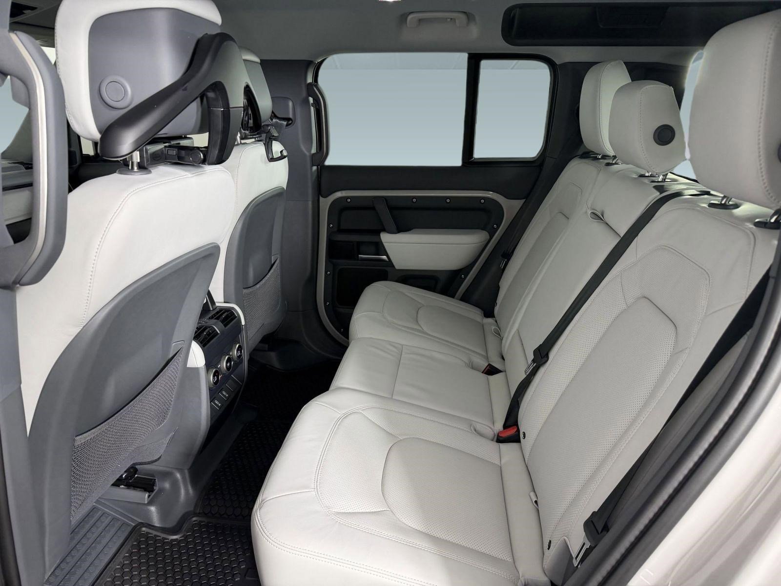 Used 2026 Land Rover Defender 110 S image 8