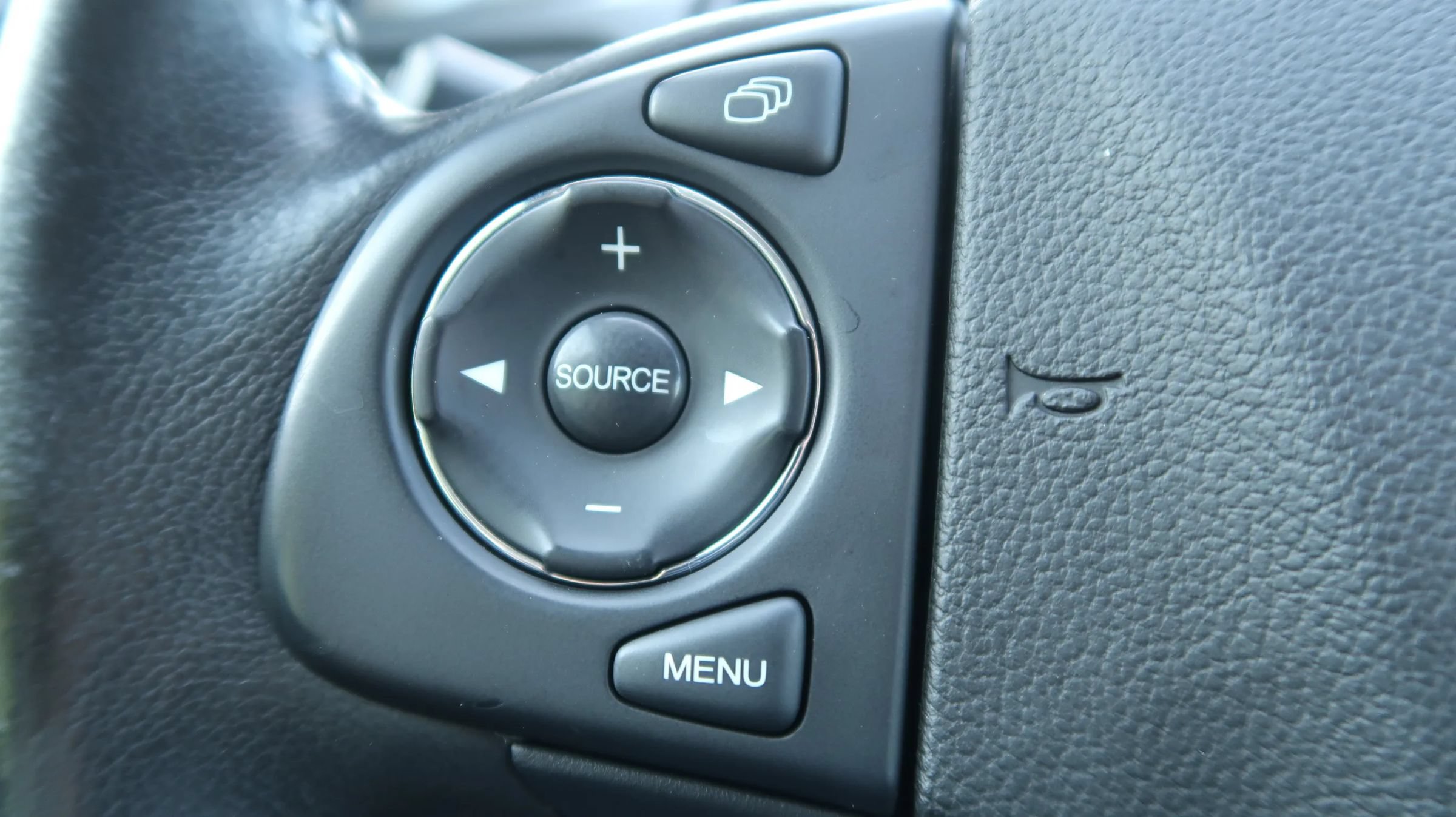 Used 2016 Honda CR-V EX-L image 37