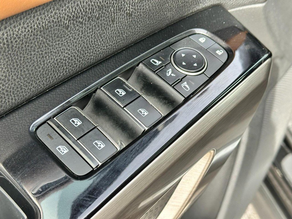 Used 2022 Nissan Pathfinder Platinum w/ Cargo Package image 20