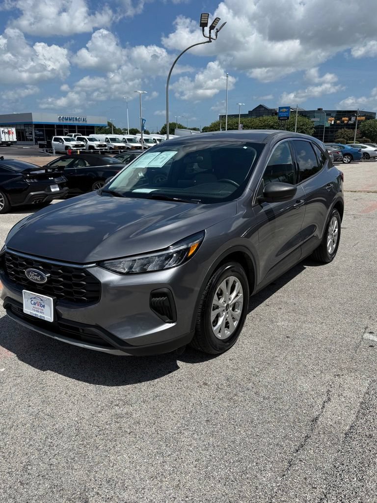 Used 2023 Ford Escape Active FWD image 3