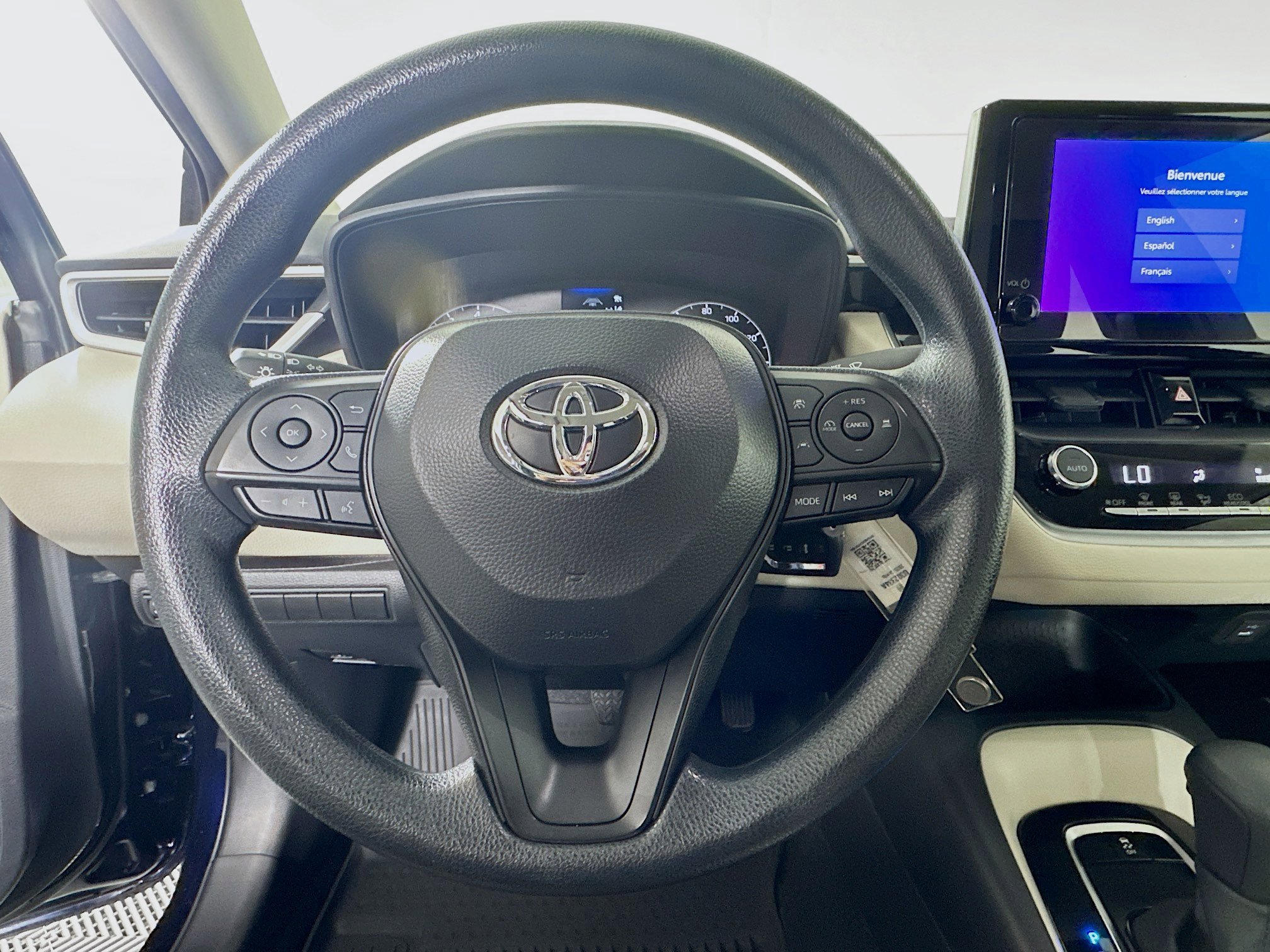 Certified 2025 Toyota Corolla LE FWD image 15