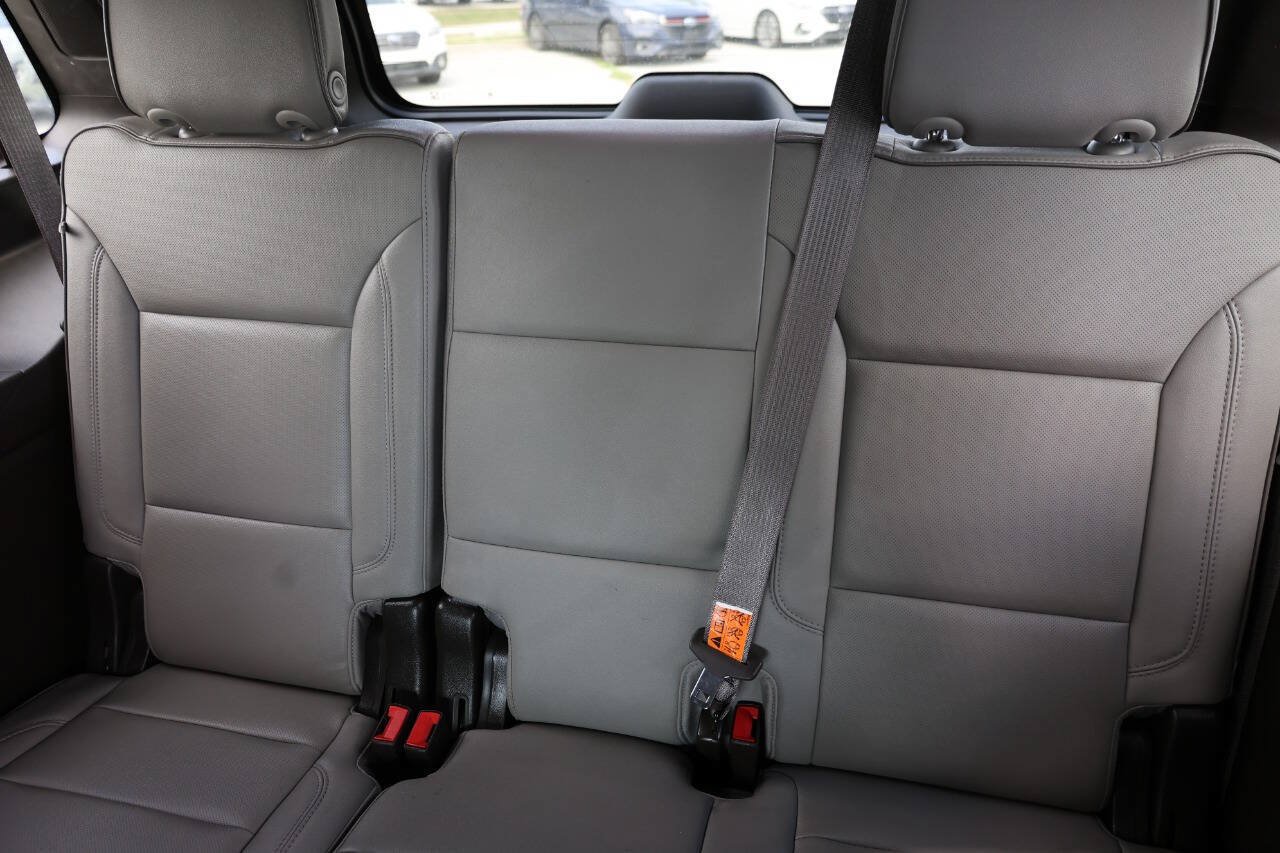 Used 2023 GMC Yukon SLT AWD/4WD image 17