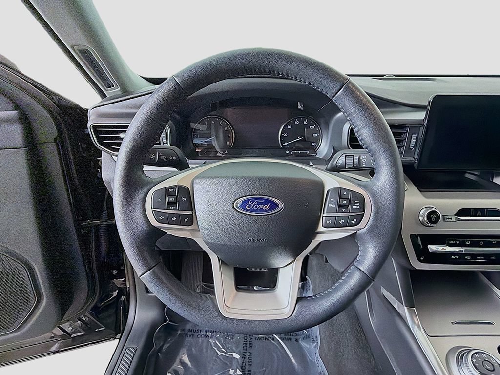 Used 2024 Ford Explorer XLT w/ Equipment Group 202A AWD/4WD image 30