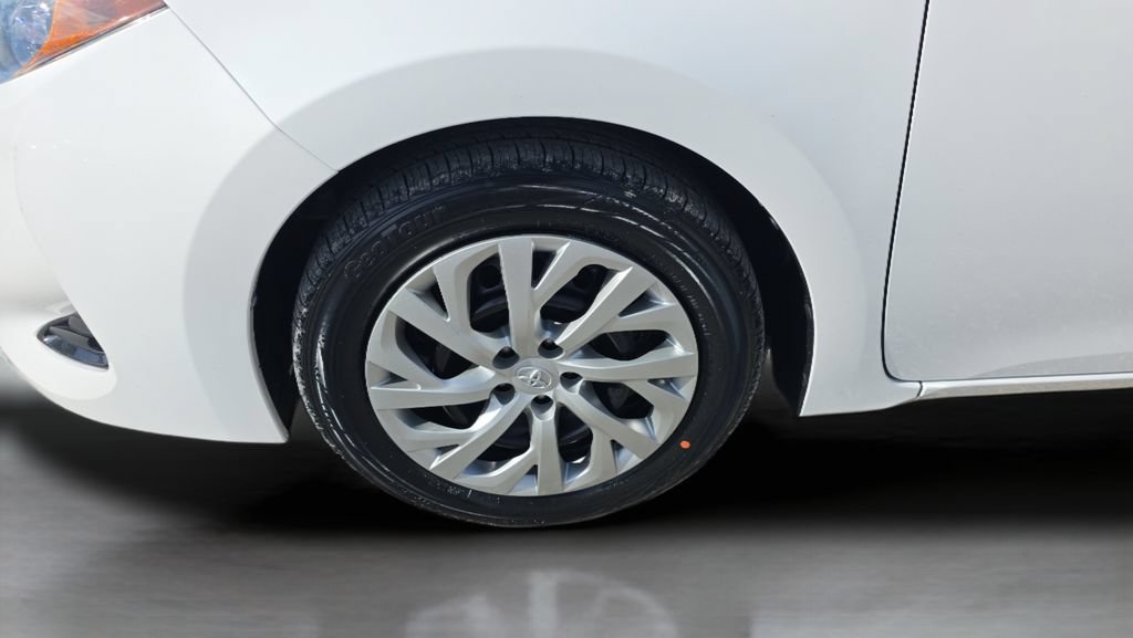 Used 2018 Toyota Corolla LE FWD image 25