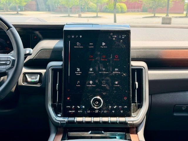 Used 2026 GMC Yukon Denali w/ Denali Reserve Package AWD/4WD image 23