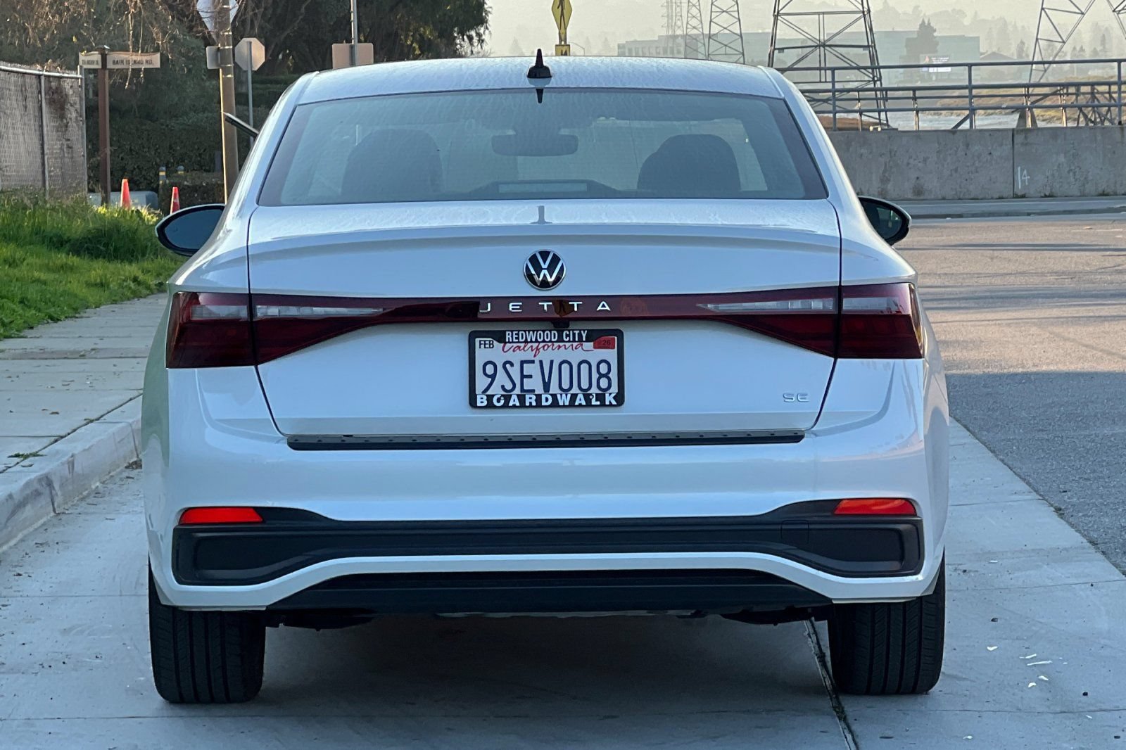 Used 2025 Volkswagen Jetta SE w/ Sunroof Package FWD image 5