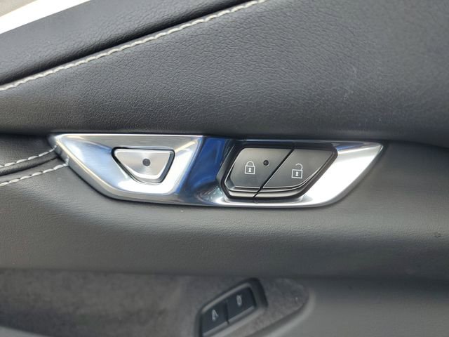 Certified 2023 Chevrolet Corvette Stingray Convertible w/ Z51 Performance Package image 22