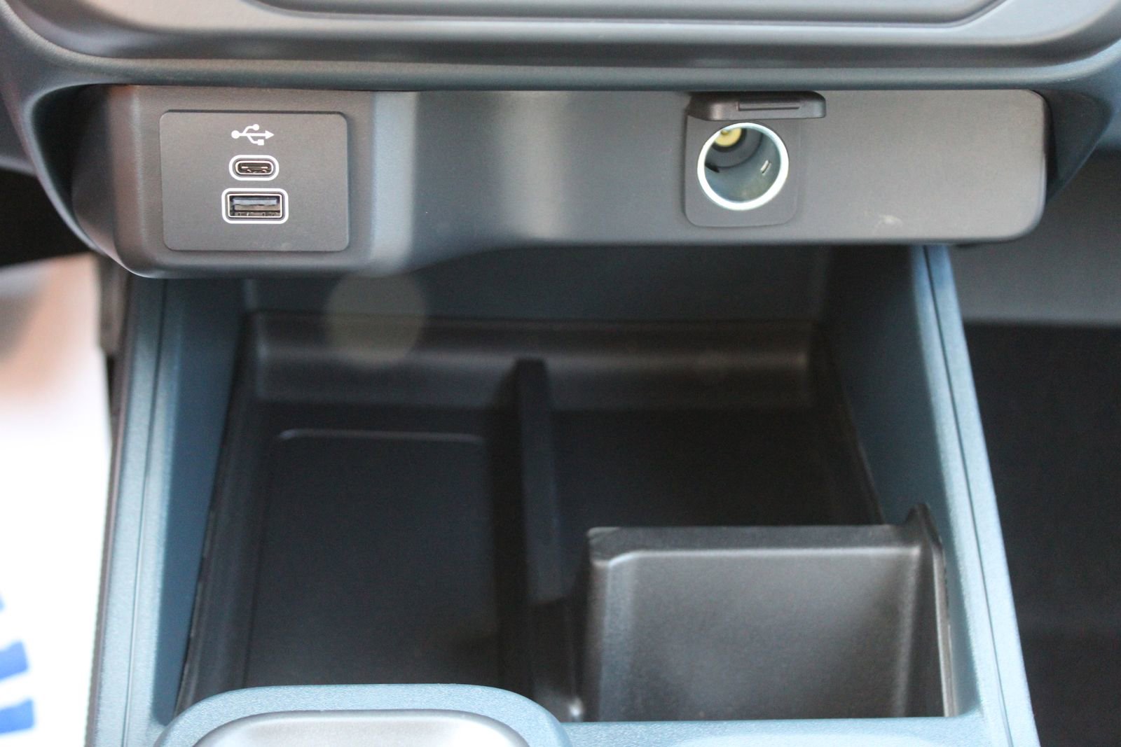 New 2025 Ford Maverick XL image 27