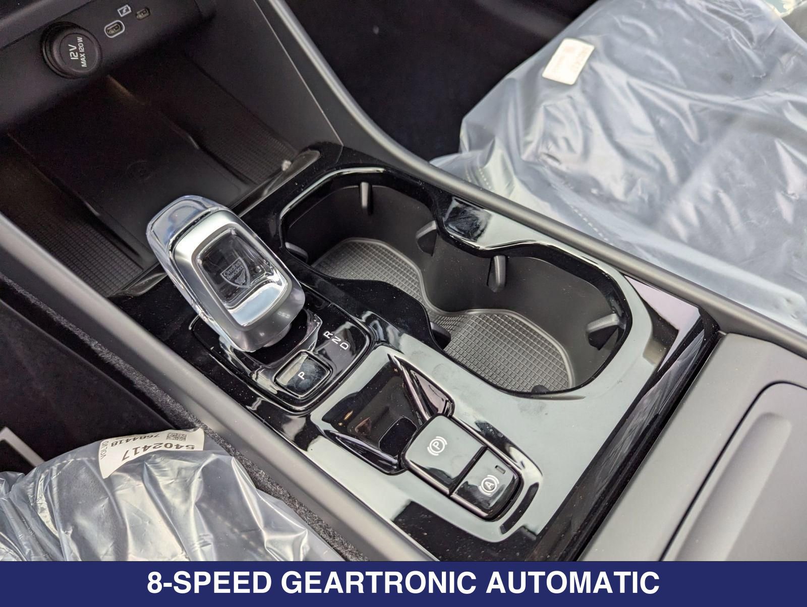 New 2026 Volvo XC40 B5 Plus w/ Protection Package Premier AWD/4WD image 17