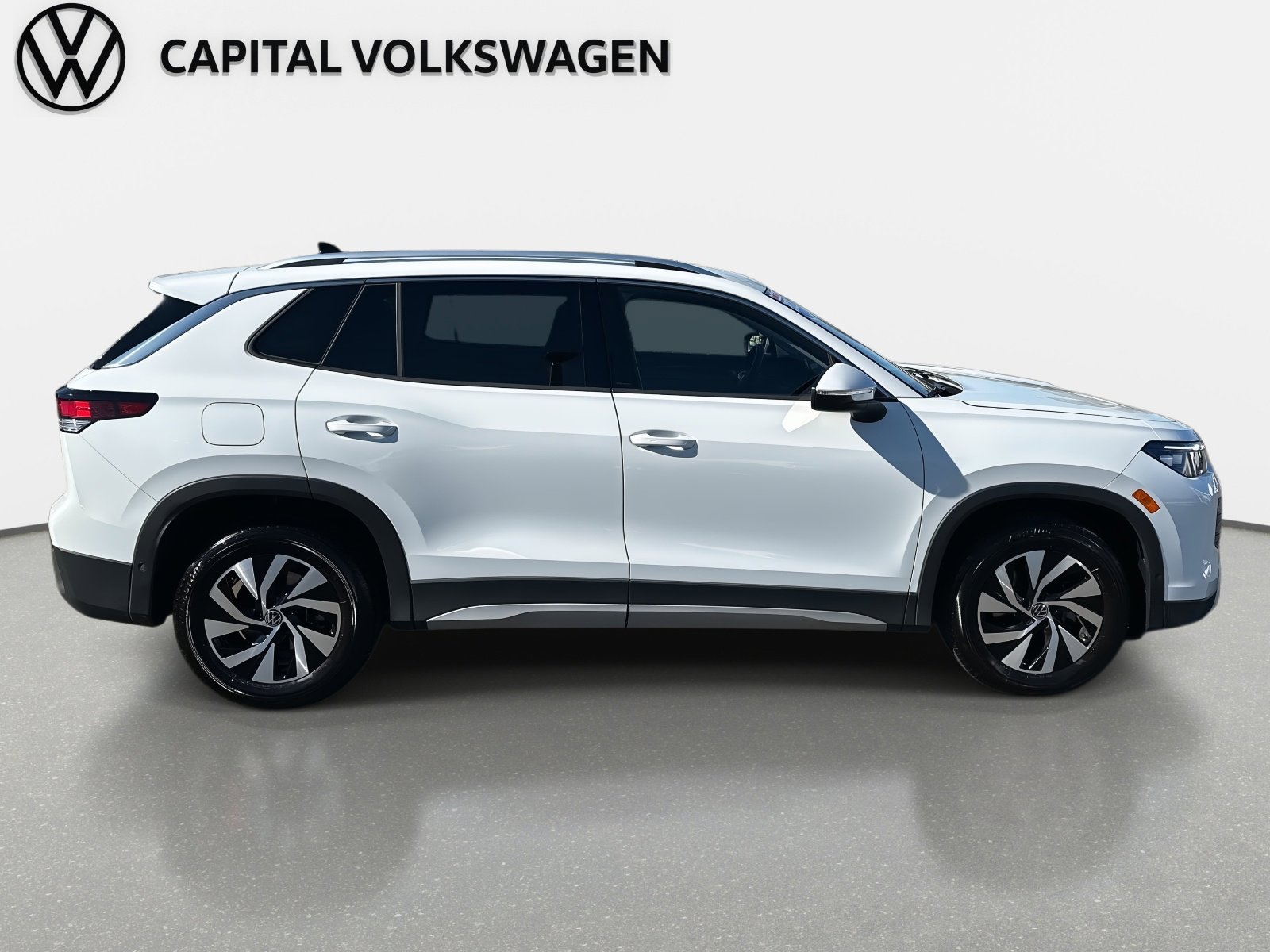 Certified 2025 Volkswagen Tiguan S image 4