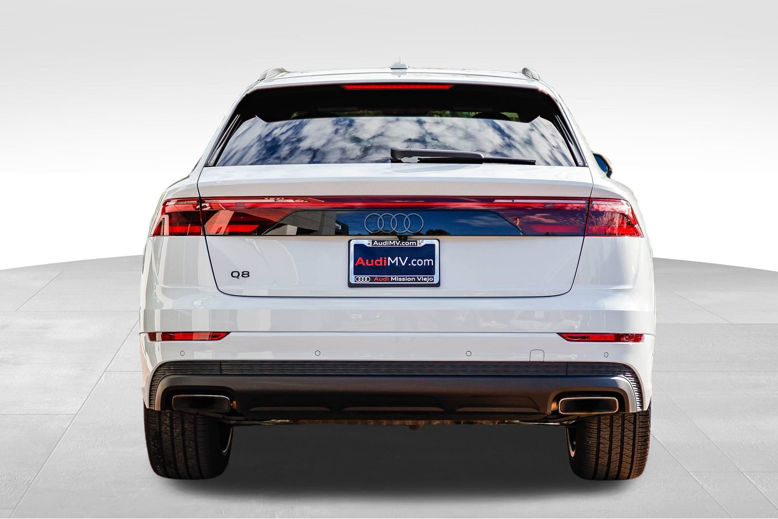 Certified 2025 Audi Q8 Premium w/ Black Optic Package image 7