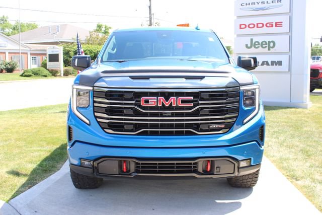 Used 2024 GMC Sierra 1500 AT4 w/ Technology Package AWD/4WD image 6