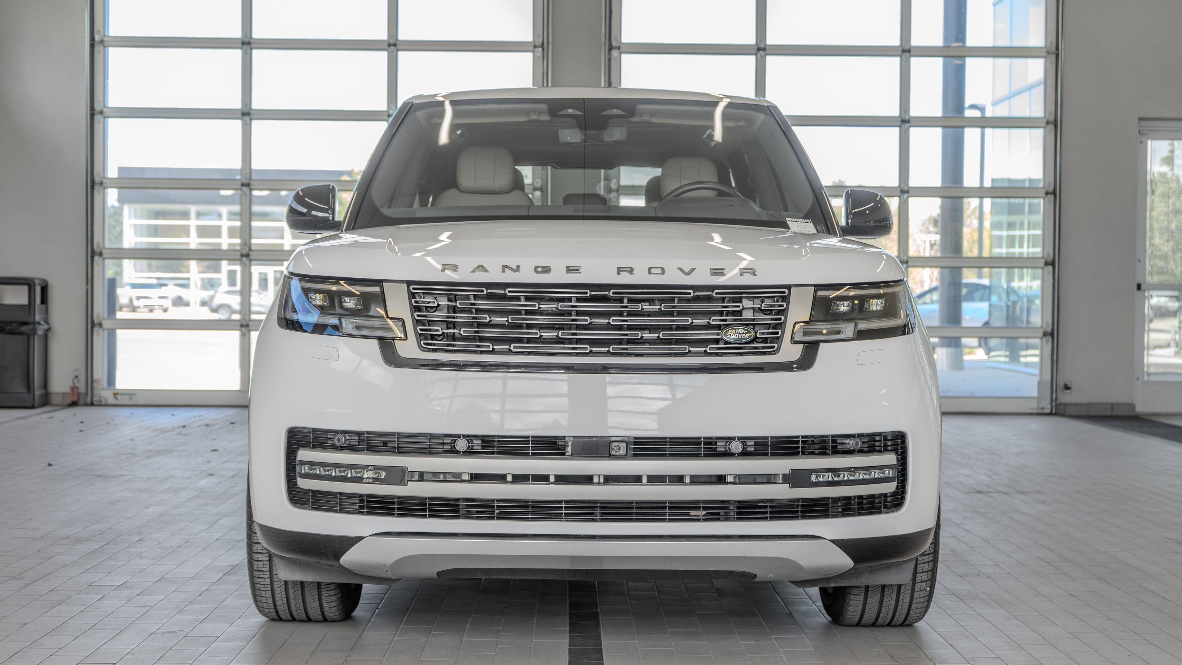 Used 2023 Land Rover Range Rover SE AWD/4WD image 11