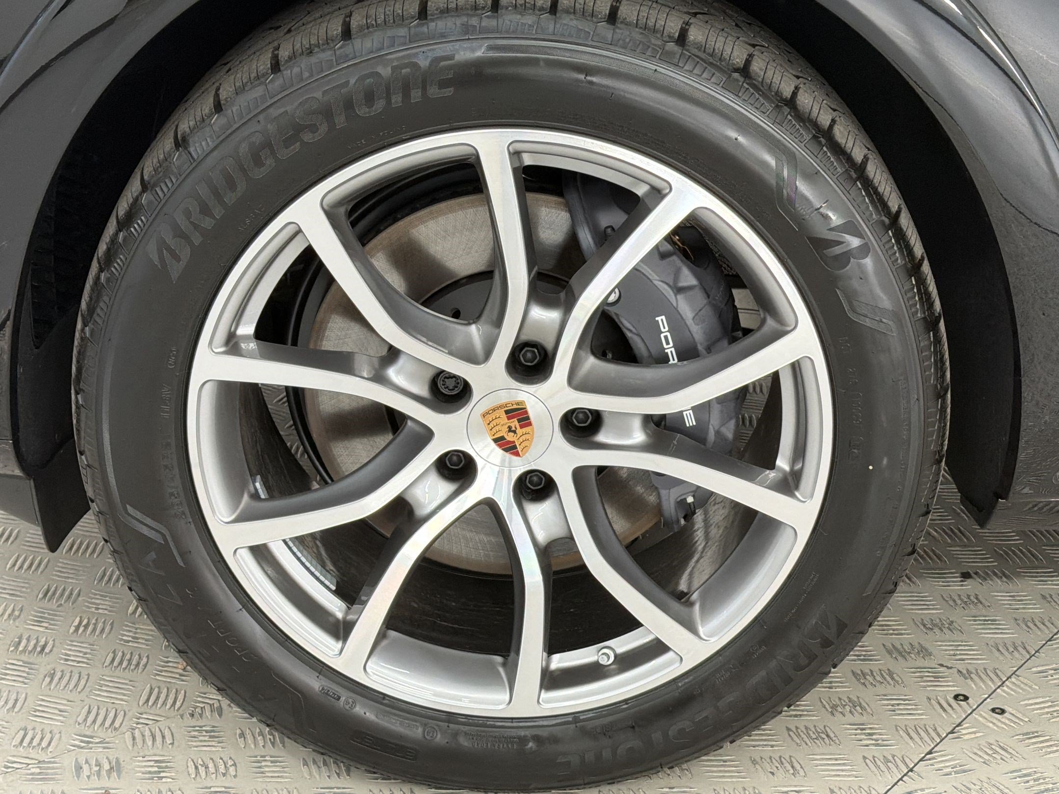 New 2026 Porsche Cayenne Coupe AWD/4WD image 11