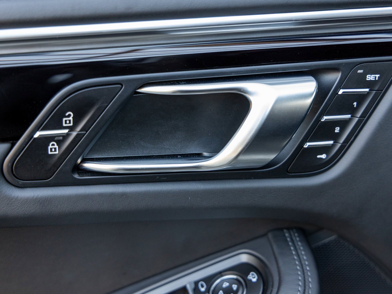 Certified 2024 Porsche Macan image 22