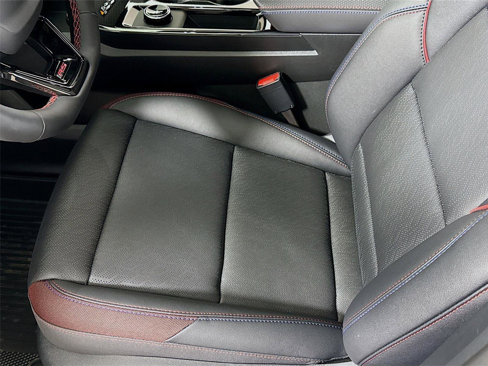 New 2026 Chevrolet Equinox RS w/ Convenience Package III image 14