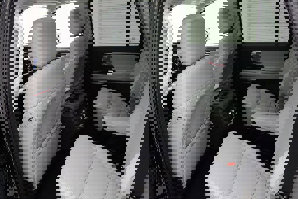 Used 2025 Ford Expedition Platinum image 10