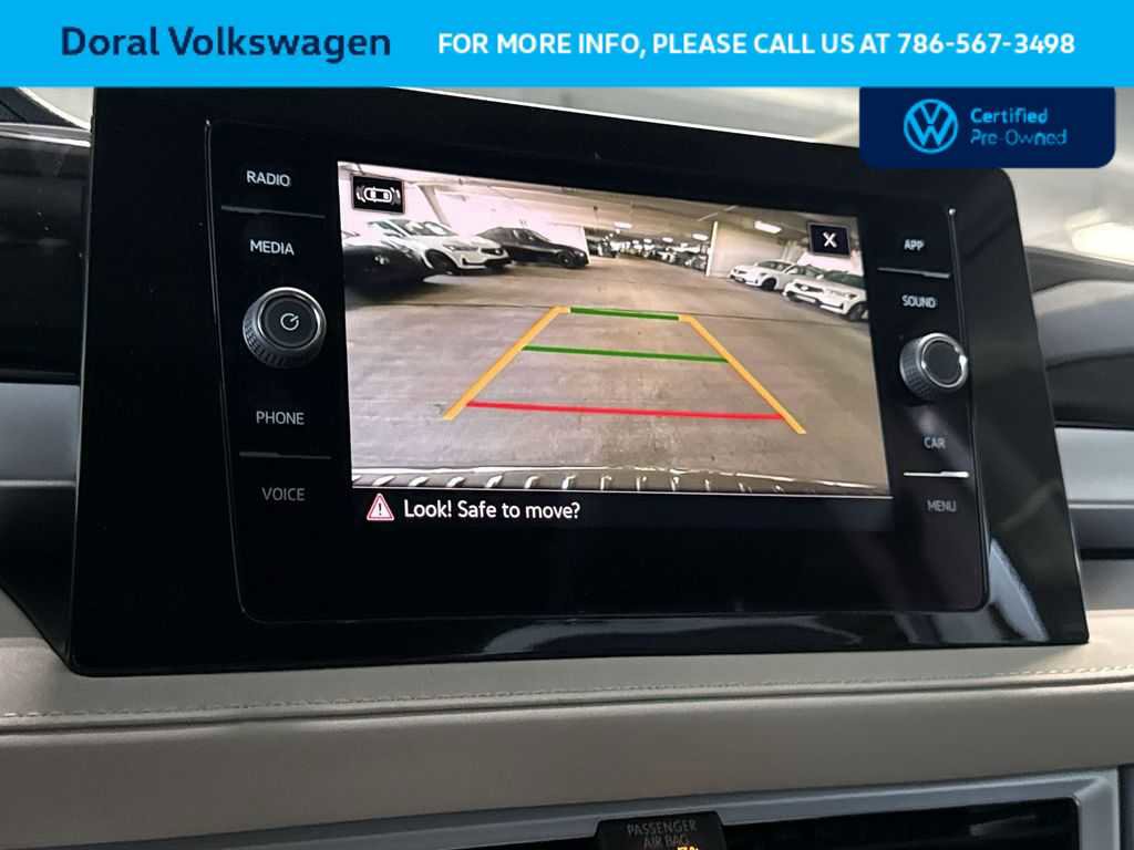Used 2025 Volkswagen Taos SE FWD image 19