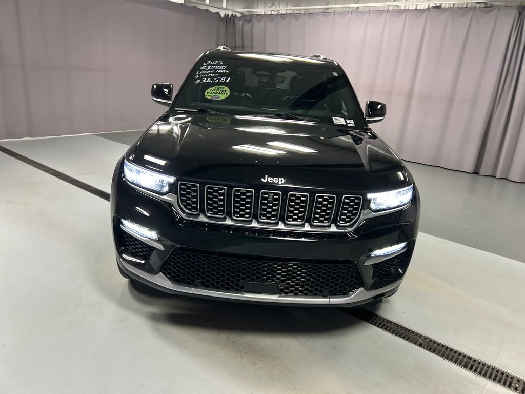 Used 2023 Jeep Grand Cherokee Summit image 2