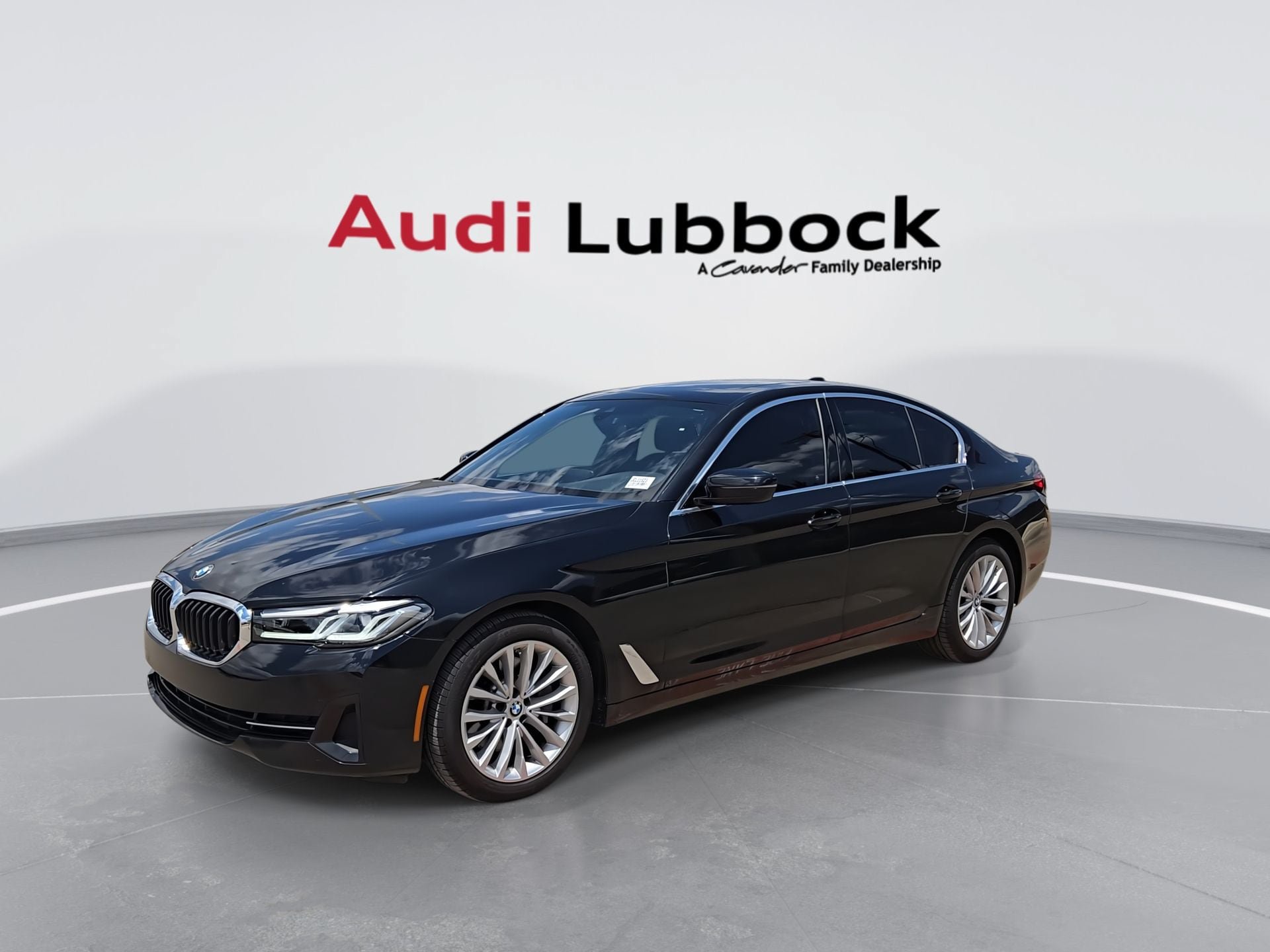 Used 2023 BMW 530i w/ Convenience Package RWD image 4