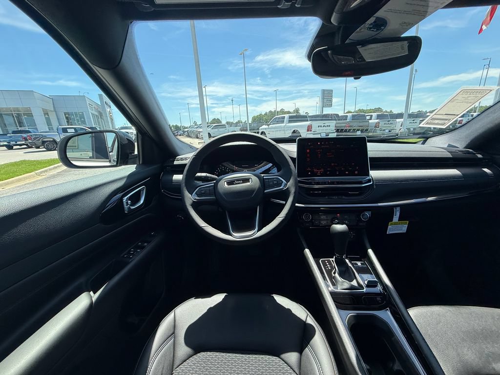 New 2026 Jeep Compass Latitude AWD/4WD image 8