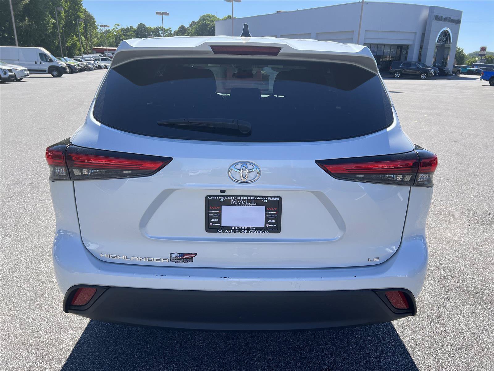 Used 2023 Toyota Highlander LE FWD image 17