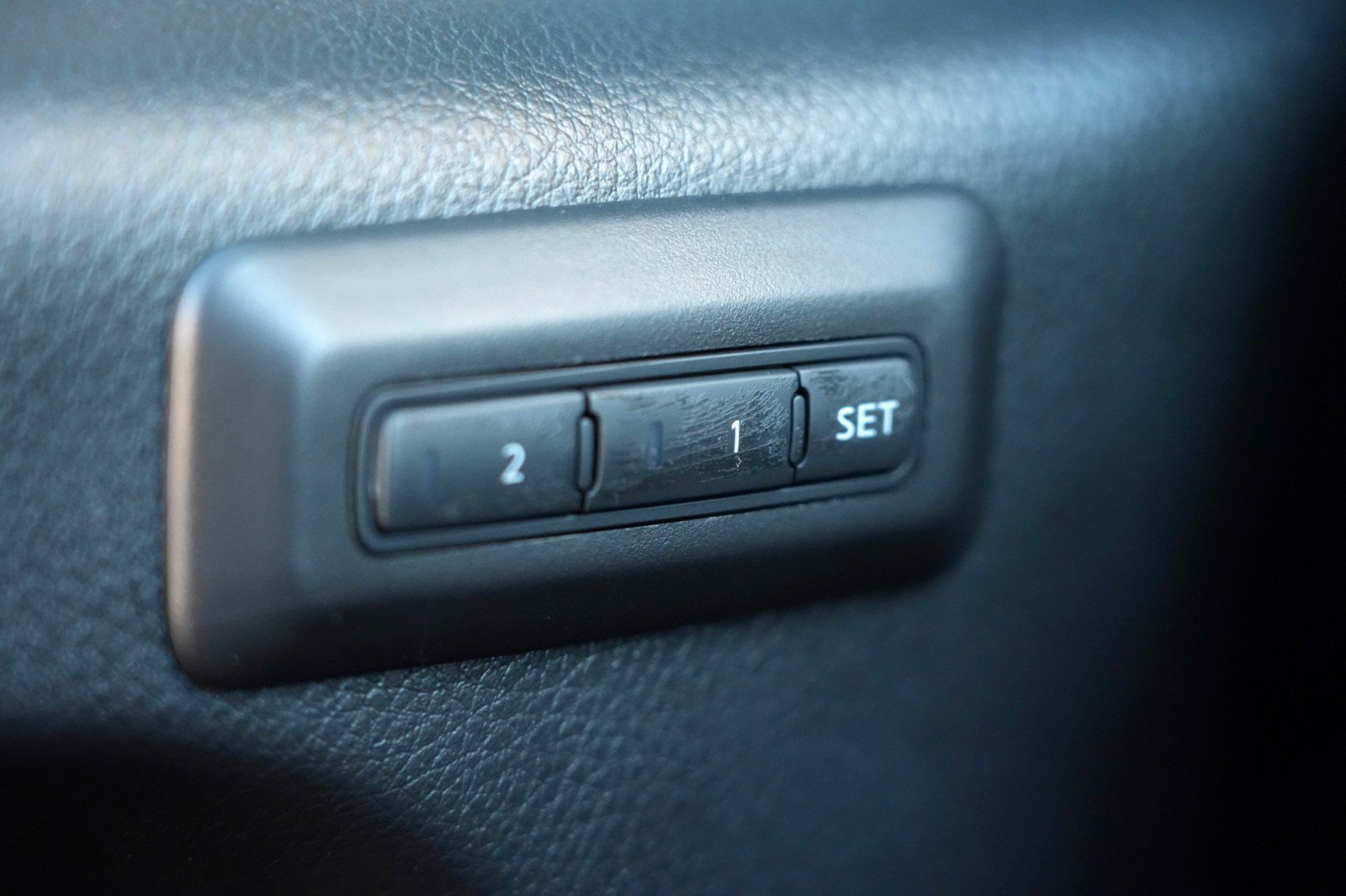 Used 2023 Nissan Titan Platinum Reserve w/ Moonroof Package AWD/4WD image 18