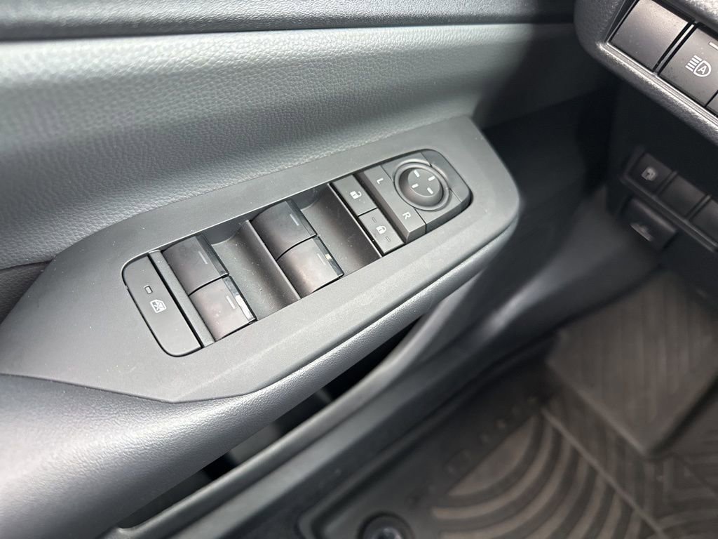 Used 2024 Toyota Prius LE image 14