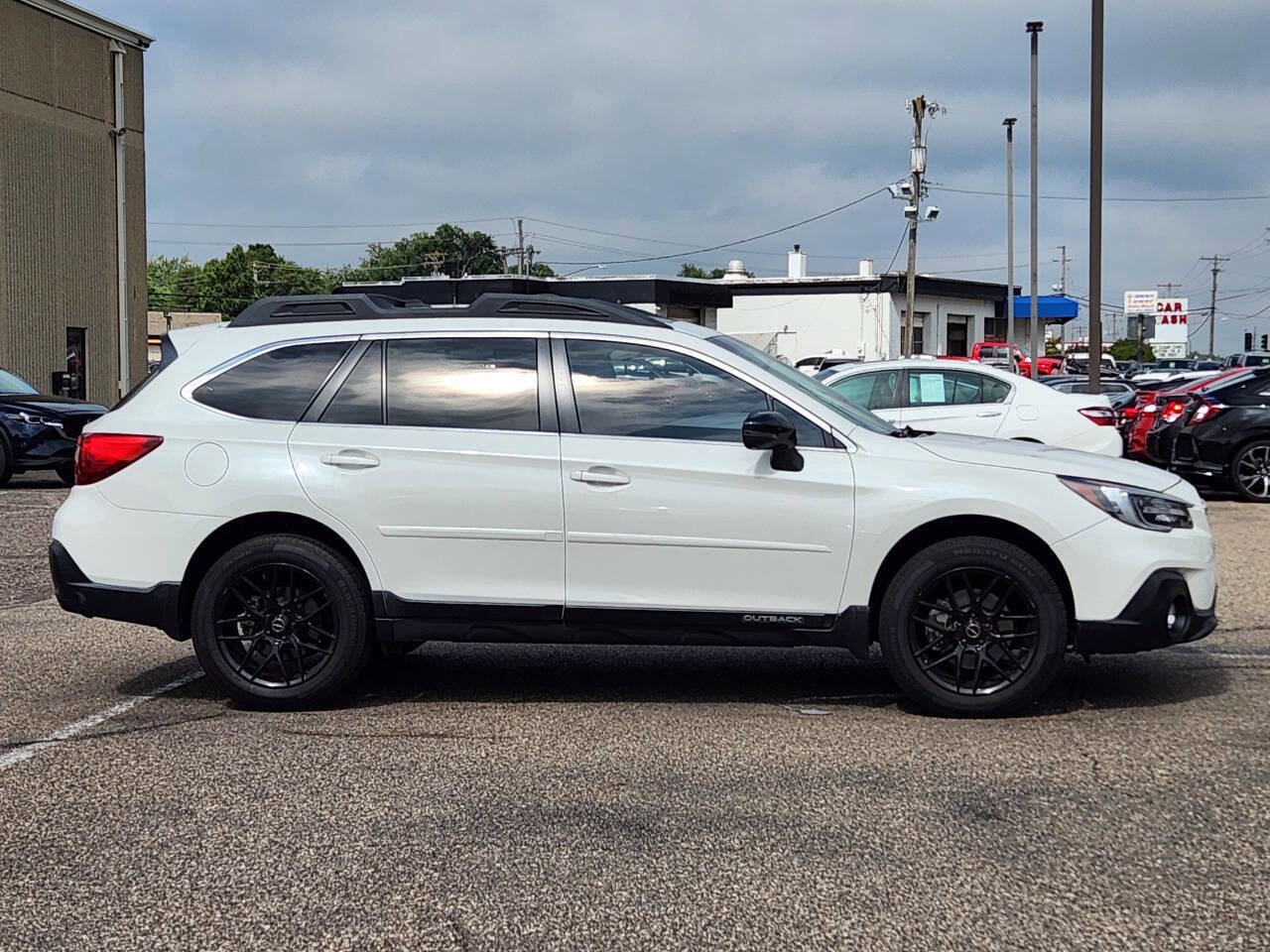 Used 2018 Subaru Outback 3.6R Limited image 11