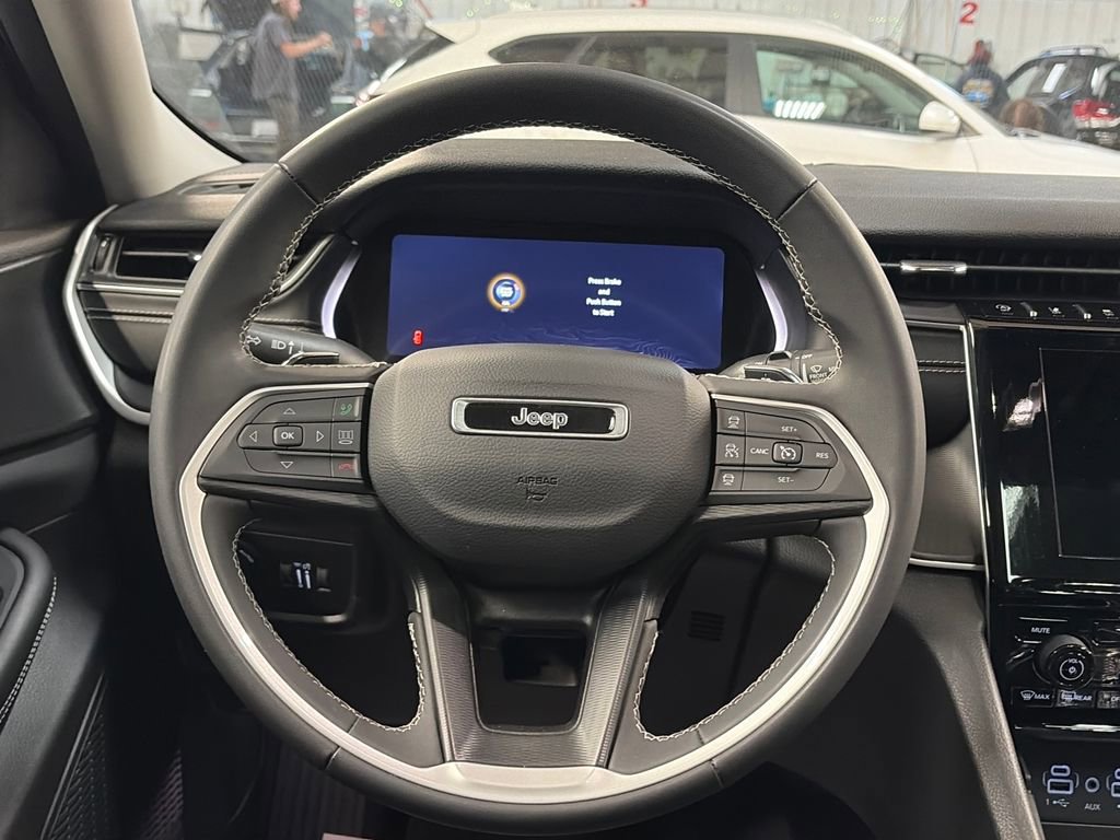Certified 2023 Jeep Grand Cherokee Laredo AWD/4WD image 20