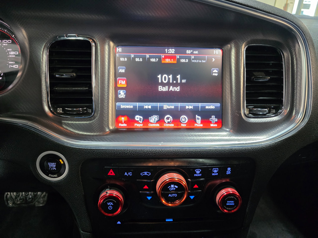 Used 2014 Dodge Charger SXT image 30