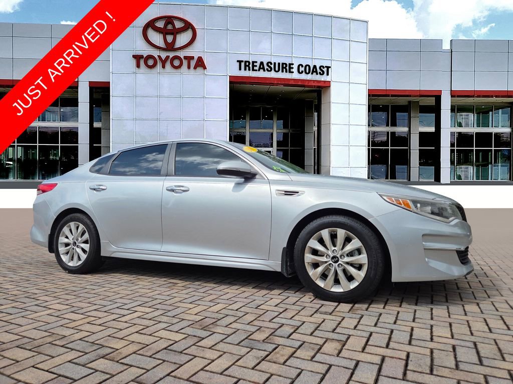 Used 2018 Kia Optima LX w/ 17" Alloy Wheels Package FWD image 1