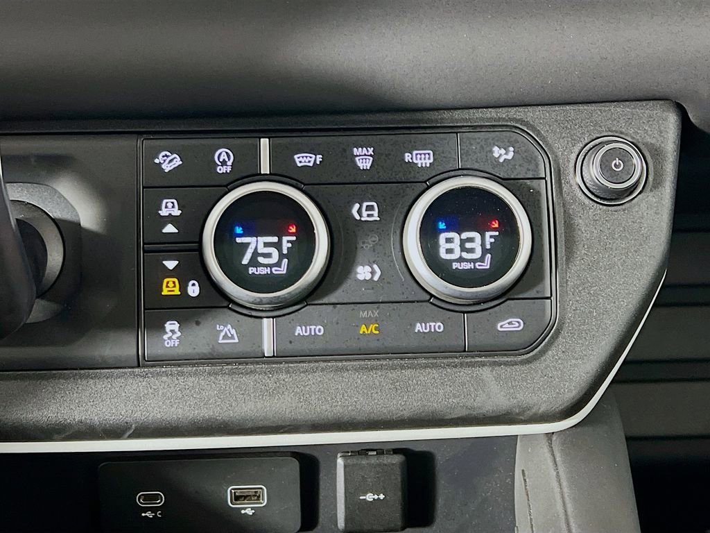 Used 2024 Land Rover Defender 110 S image 16