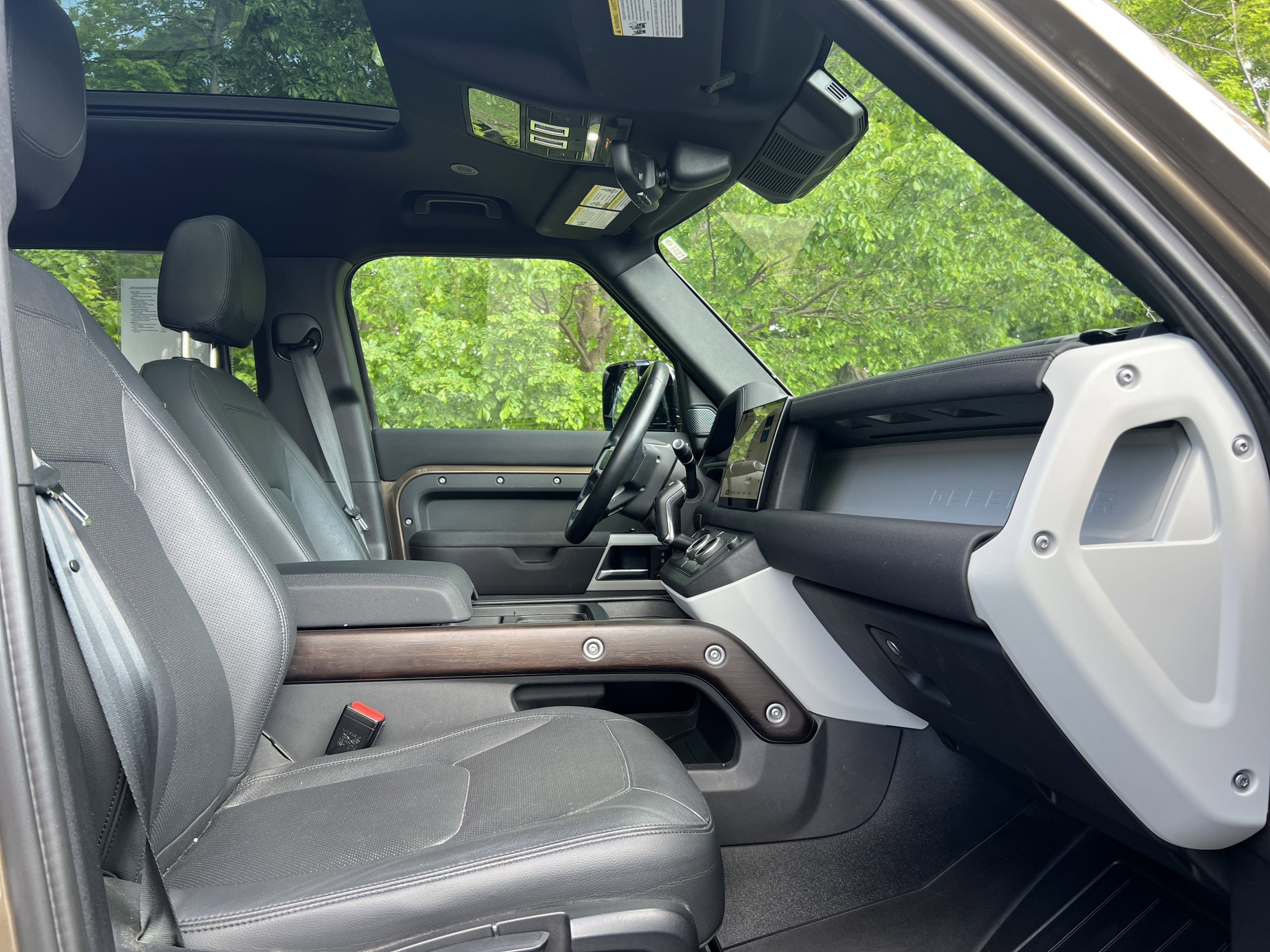 Used 2023 Land Rover Defender 110 S image 22