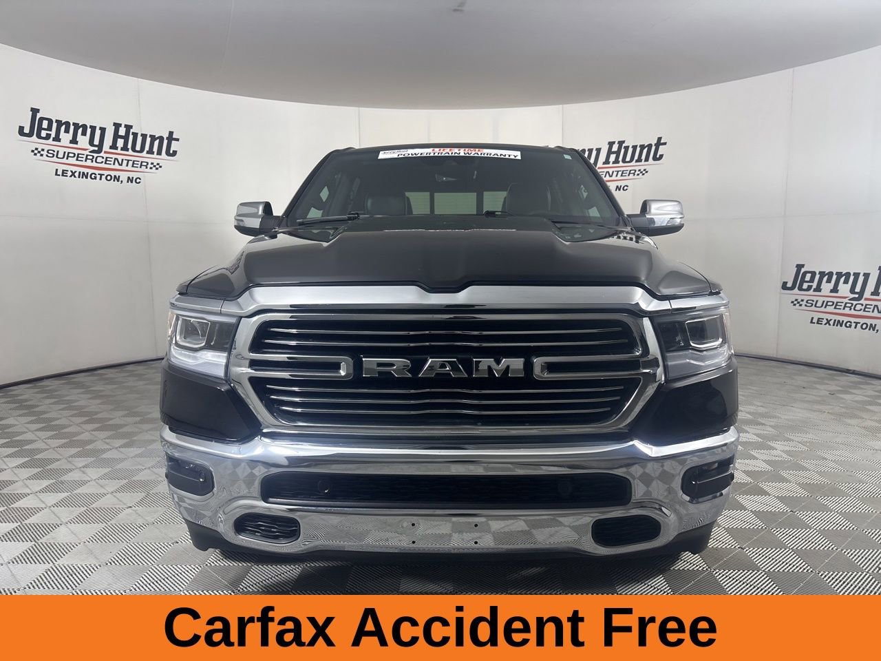 Used 2023 RAM 1500 Laramie AWD/4WD image 3