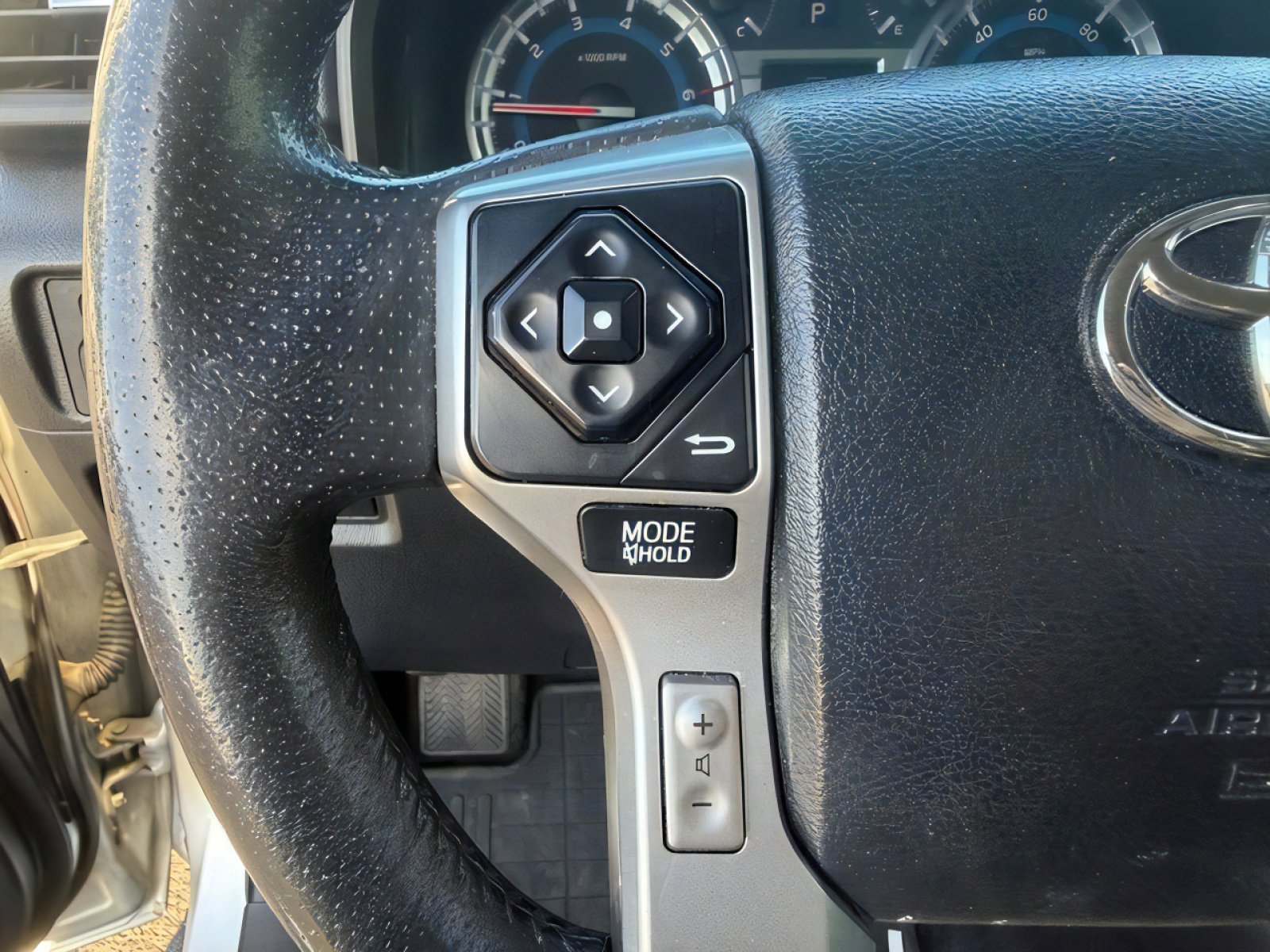 Used 2014 Toyota 4Runner SR5 image 14