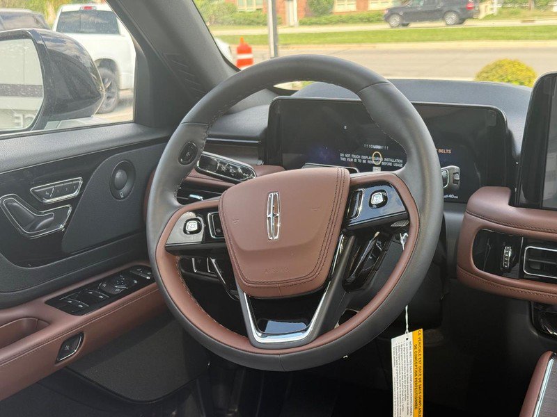 New 2027 Lincoln Aviator Reserve w/ Jet Appearance Package AWD/4WD image 10