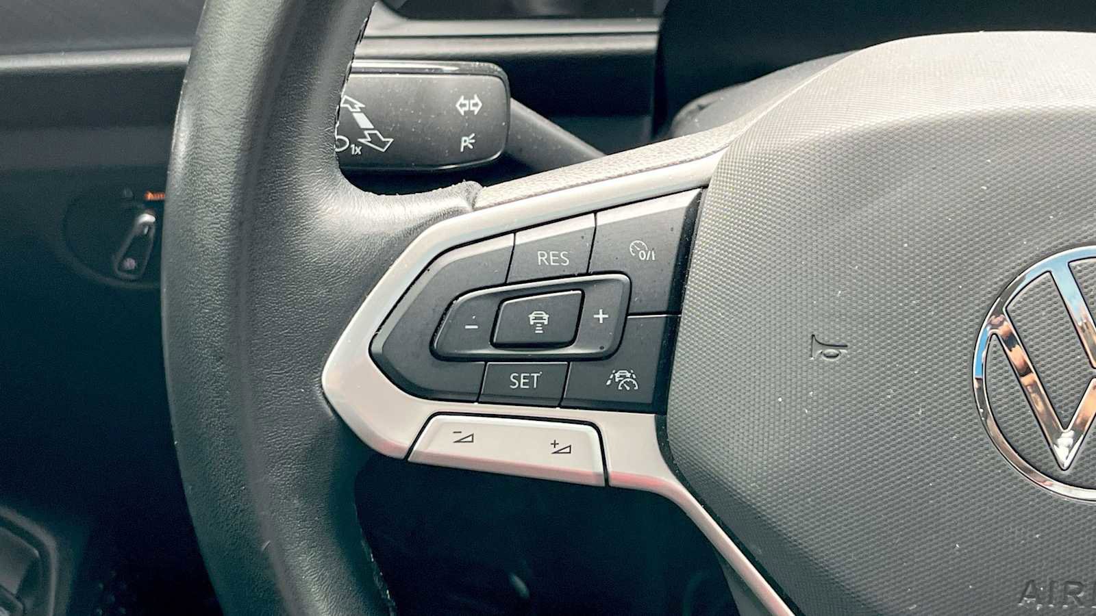 Used 2023 Volkswagen Jetta SE FWD image 38