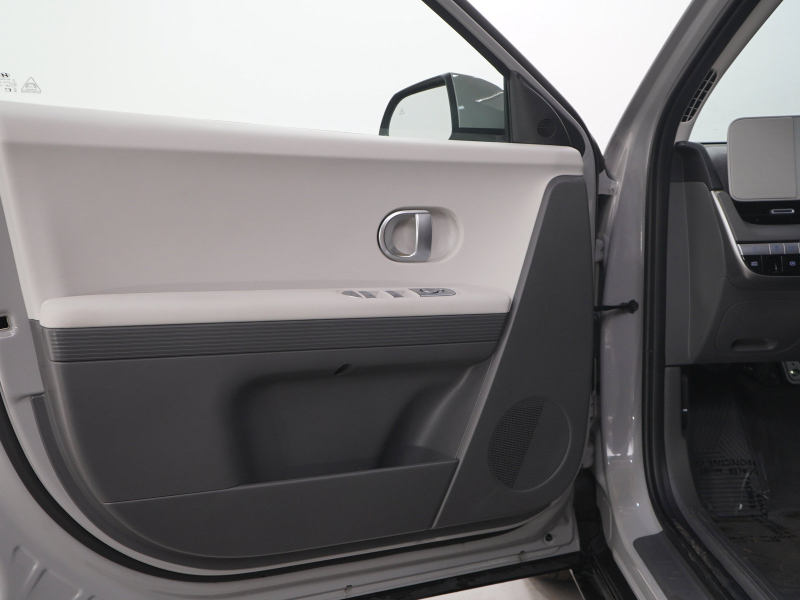 Certified 2024 Hyundai Ioniq 5 SEL AWD/4WD image 18