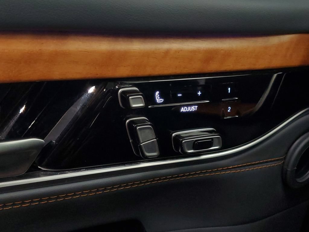 Used 2023 Jeep Grand Wagoneer Series II AWD/4WD image 20