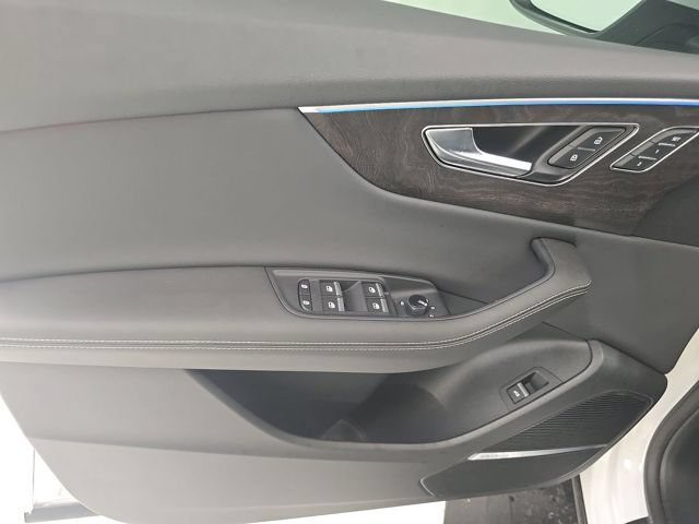 Used 2023 Audi Q8 Prestige w/ Prestige Package AWD/4WD image 11