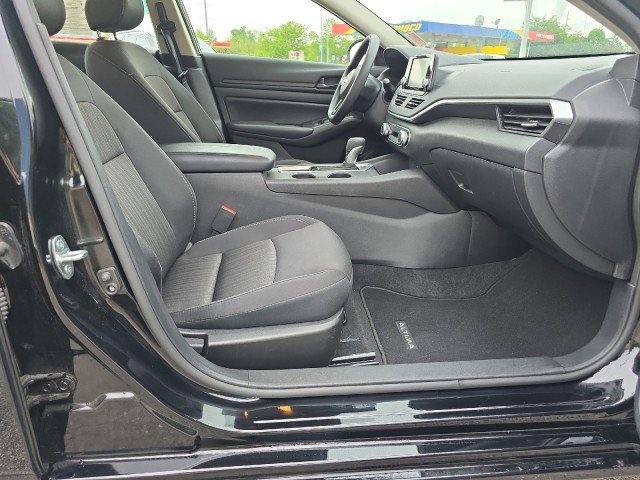 Used 2024 Nissan Altima 2.5 S image 34