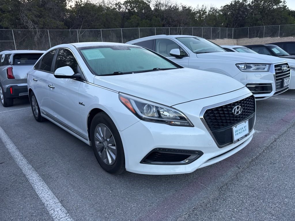 Used 2017 Hyundai Sonata SE image 2