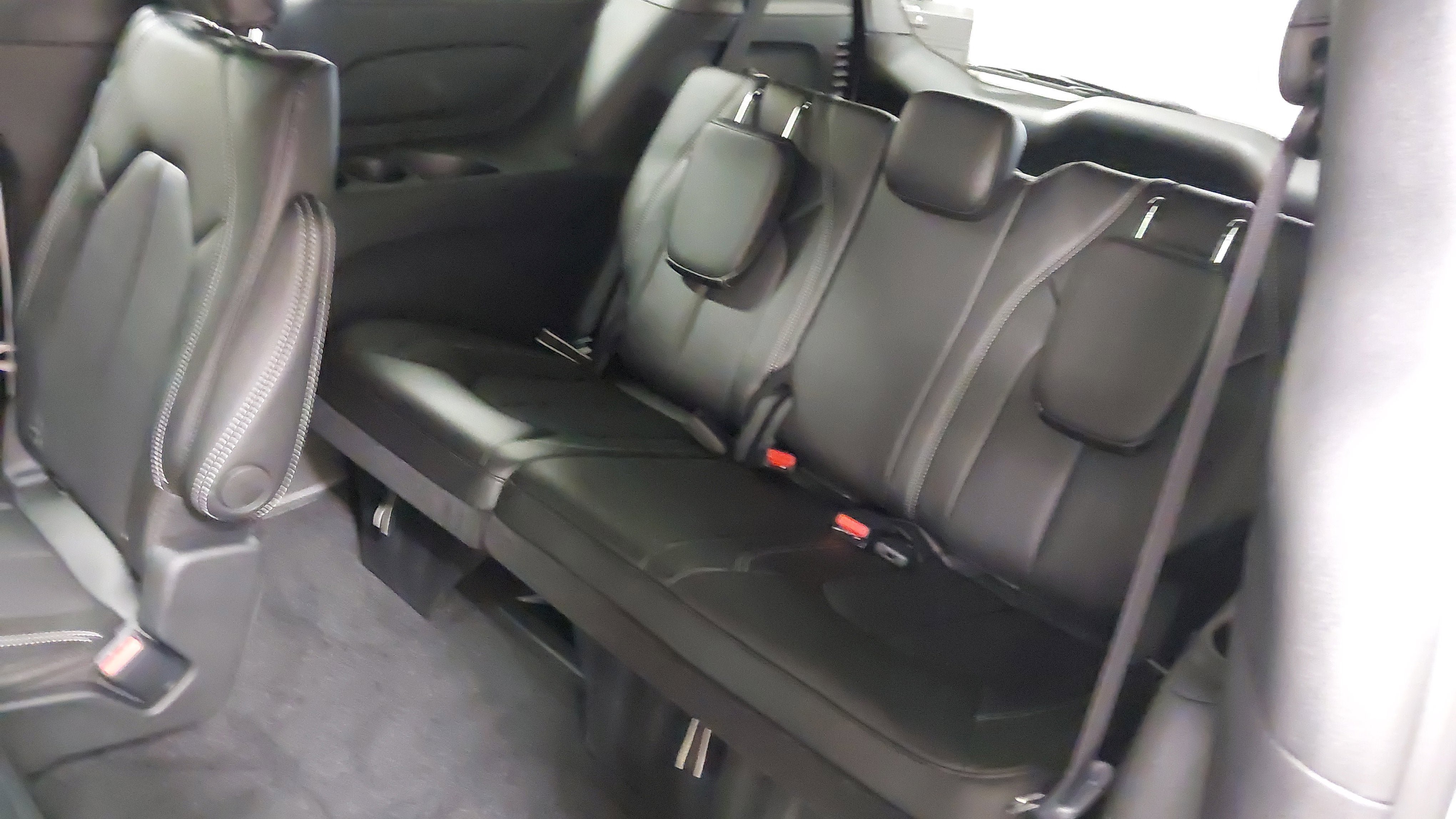 New 2027 Chrysler Pacifica Select FWD image 39