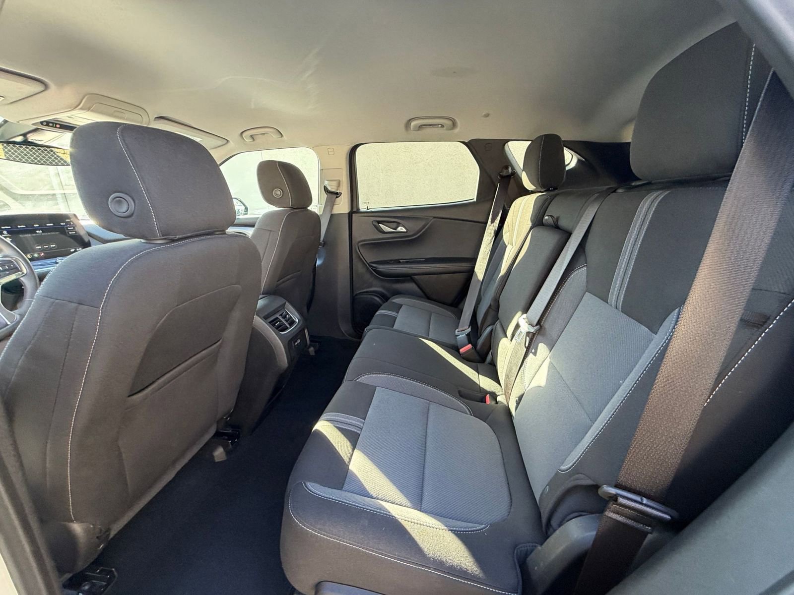 Used 2025 Chevrolet Blazer LT FWD image 27