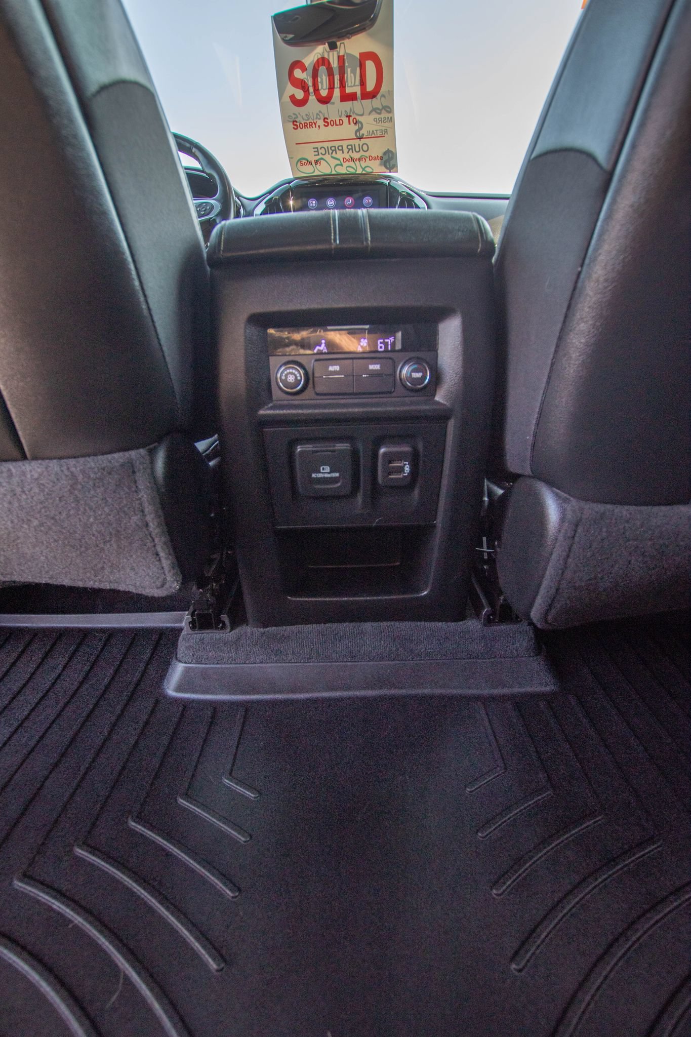Used 2022 Chevrolet Traverse LT w/ LT Premium Package AWD/4WD image 23