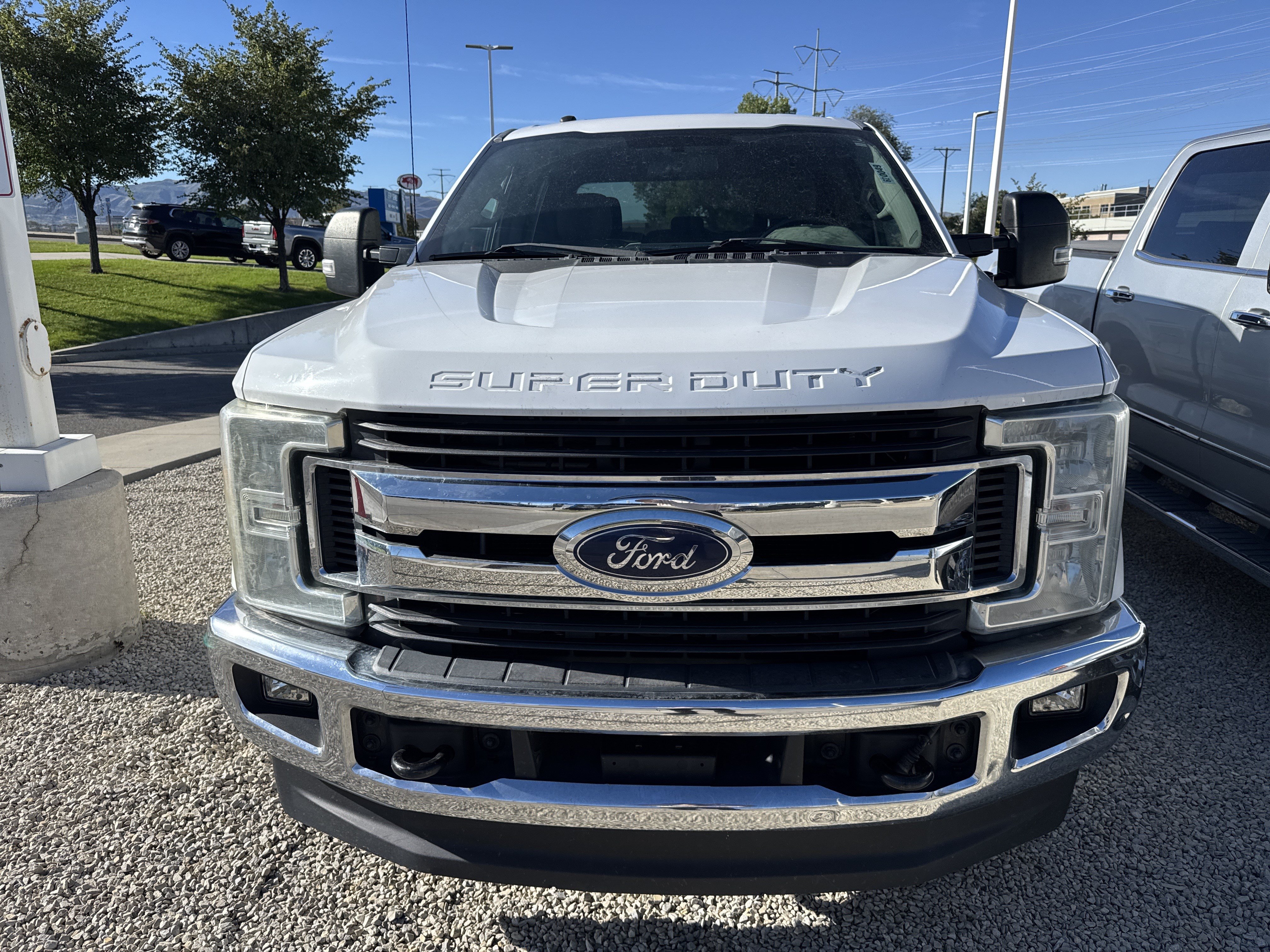 Used 2017 Ford F250 XLT w/ FX4 Off-Road Package AWD/4WD image 4