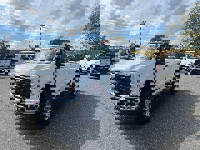 New 2026 Ford F350 XL image 3