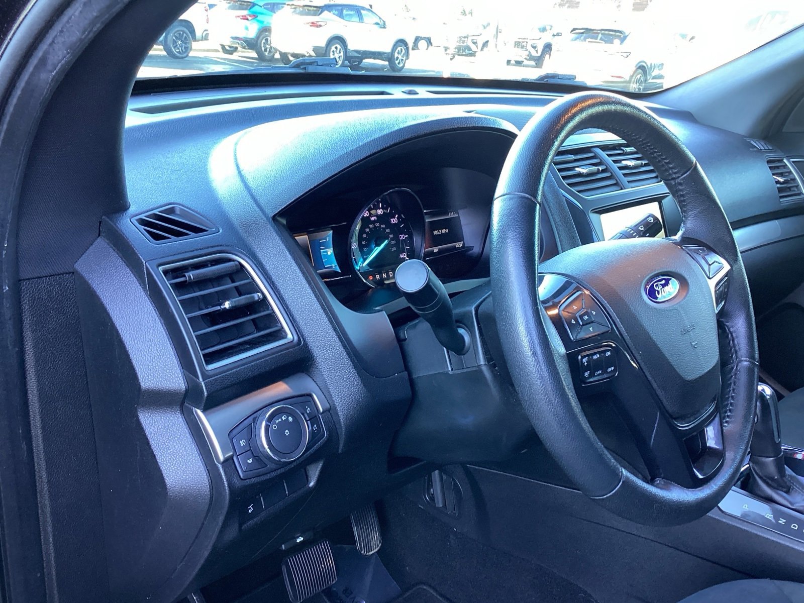 Used 2019 Ford Explorer XLT w/ Equipment Group 201A image 9