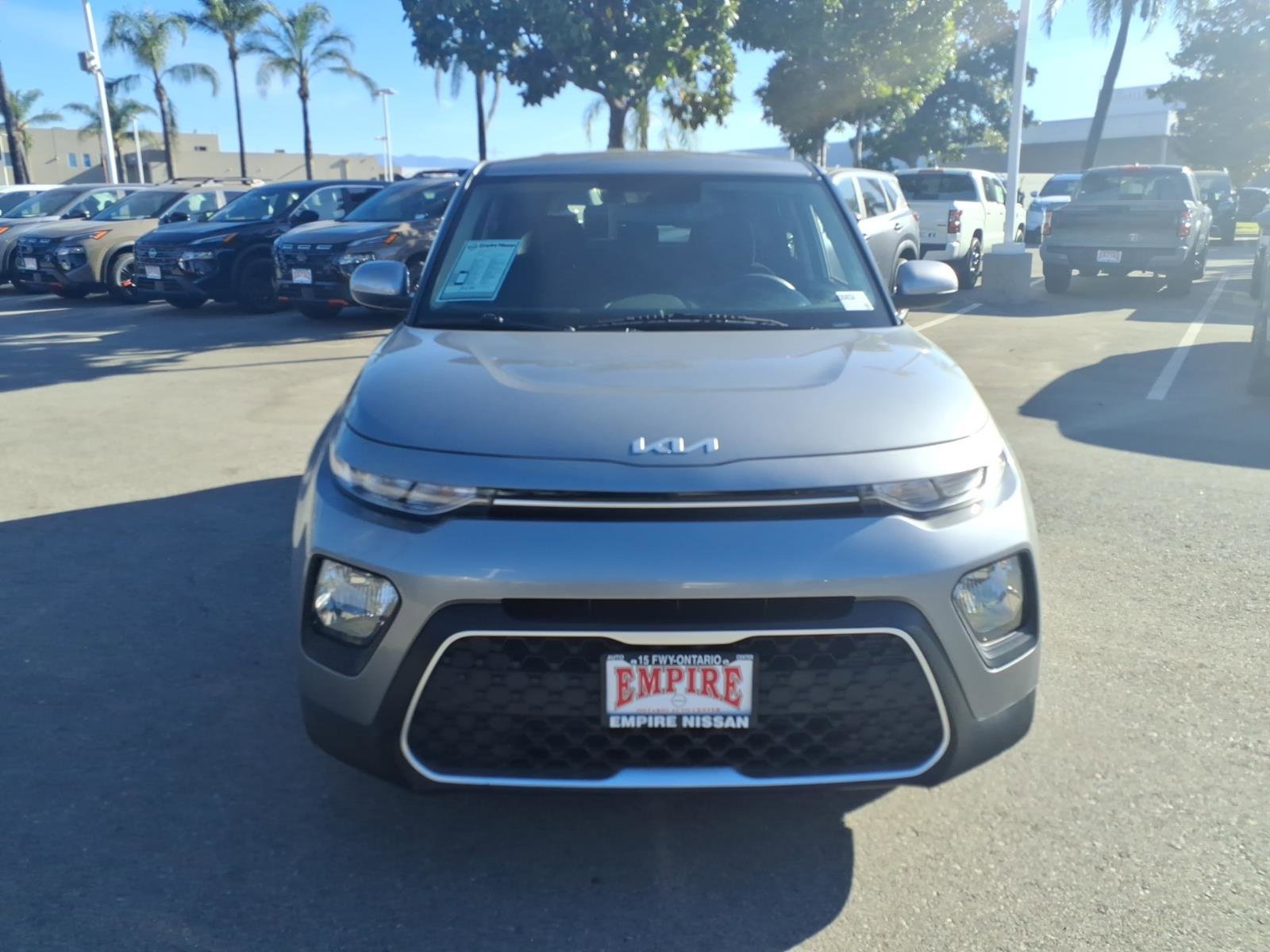 Used 2022 Kia Soul LX image 2